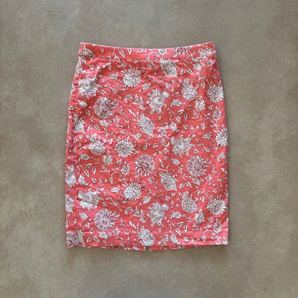 J. Crew Factory Dresses & Skirts - J. Crew Factory Printed pencil skirt • size 2 • BF949 • NWT